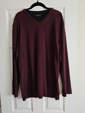 Covington Men's V-Neck Sweater in Deep Wine